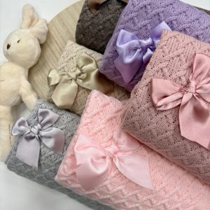 Toquilla Bebé Topo con Lazo – Suave y Toquillas Bebé con Lazo – Colores Topo, Crudo, Gris, Rosa Palo, Rosa Bebé y Lila
