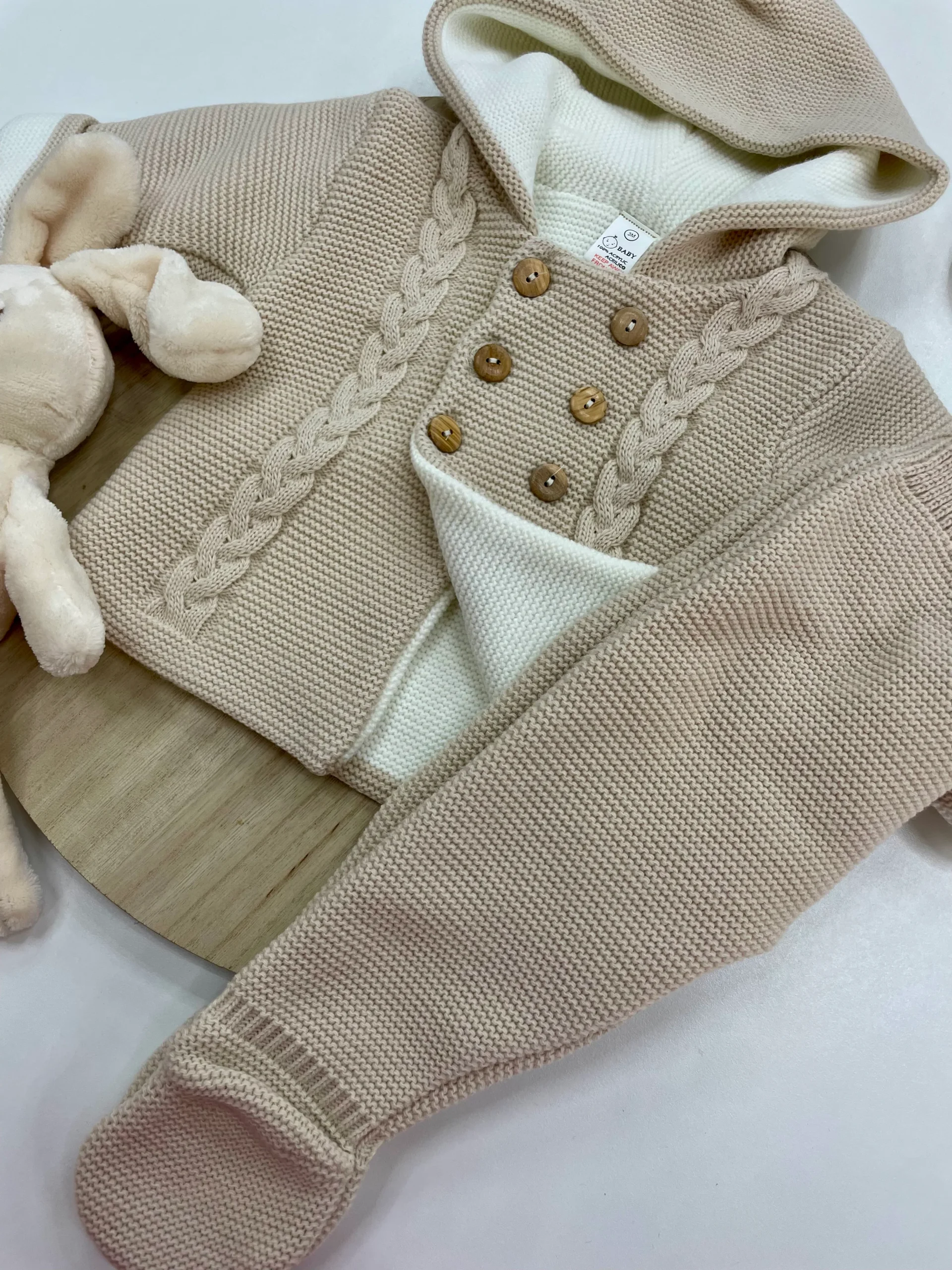 Conjunto Chaqueta y Polaina de Lana para Bebé – Color Arena con Capucha (3-12 meses) 🤎🍼 - Imagen 2