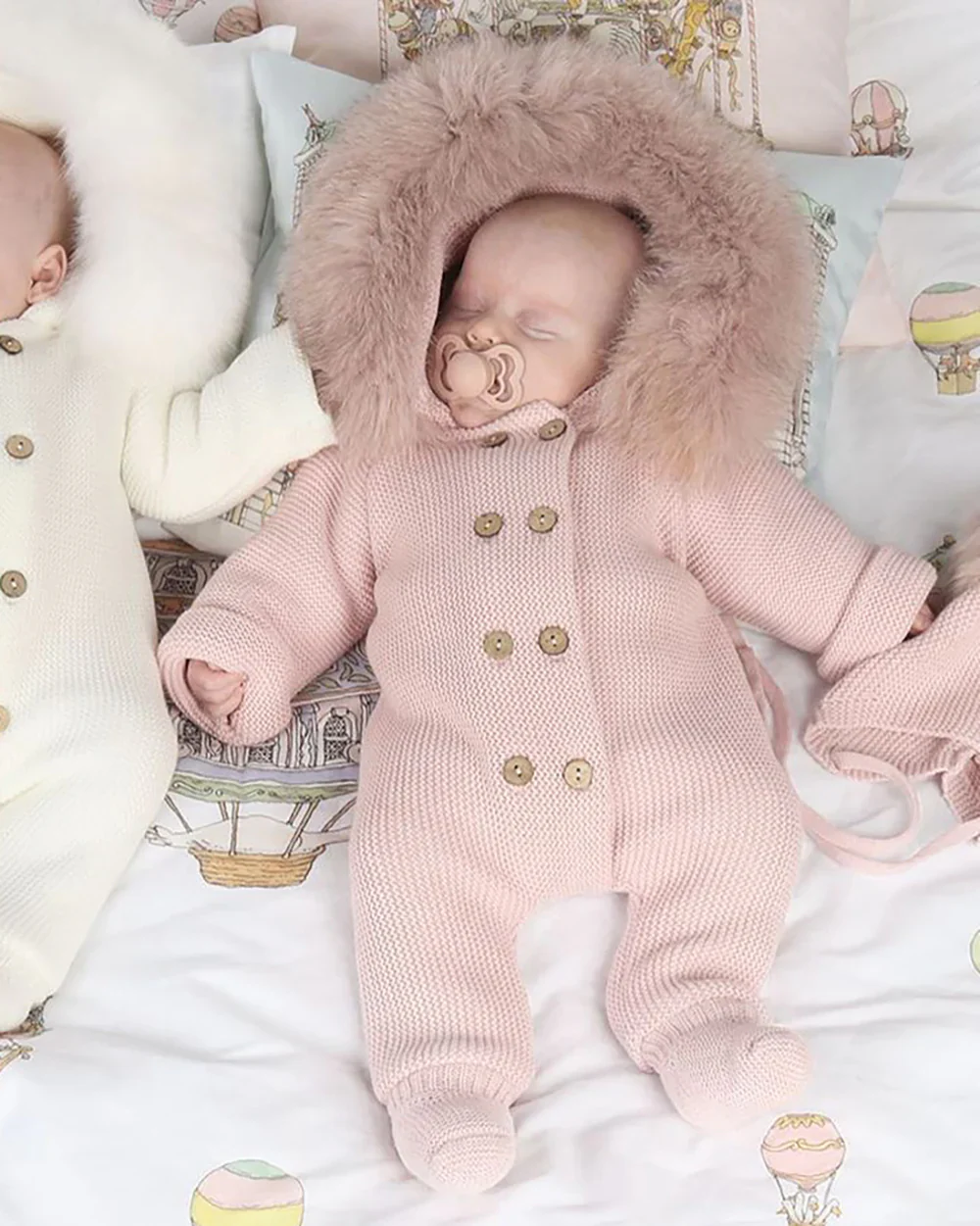 Buzo con pie doble Rosa Empolvado Pangasa Baby 🌸 0-6M | Capucha con pelito desmontable